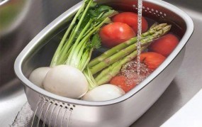 用不锈钢盆热菜可以吗，经常用不锈钢装热菜有影响吗
